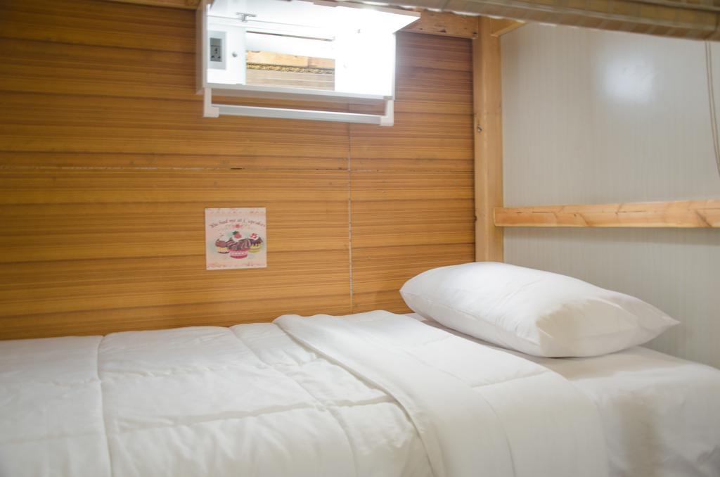 Bed And Butler Hostel Μπανγκόκ Εξωτερικό φωτογραφία