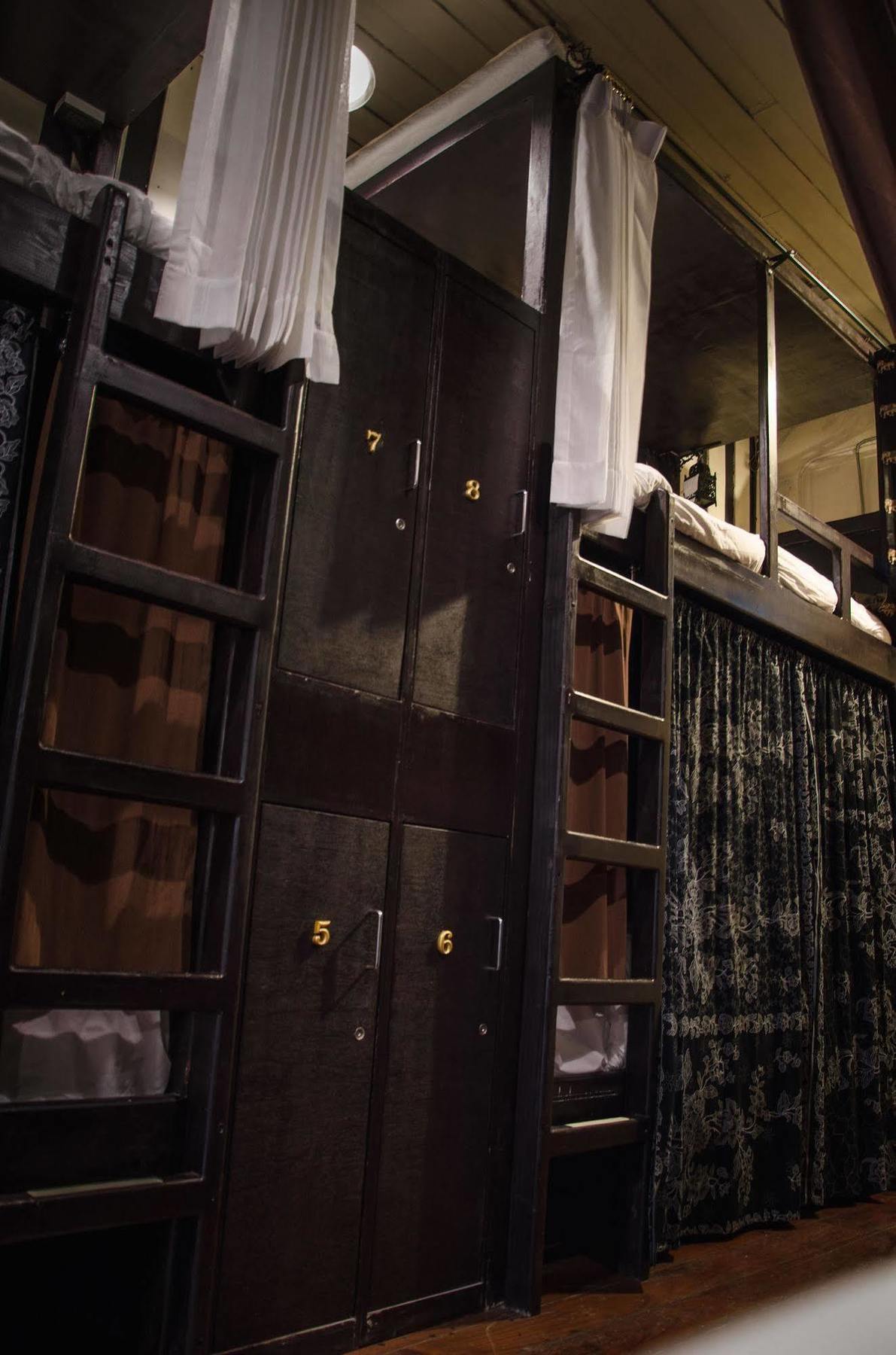 Bed And Butler Hostel Μπανγκόκ Εξωτερικό φωτογραφία
