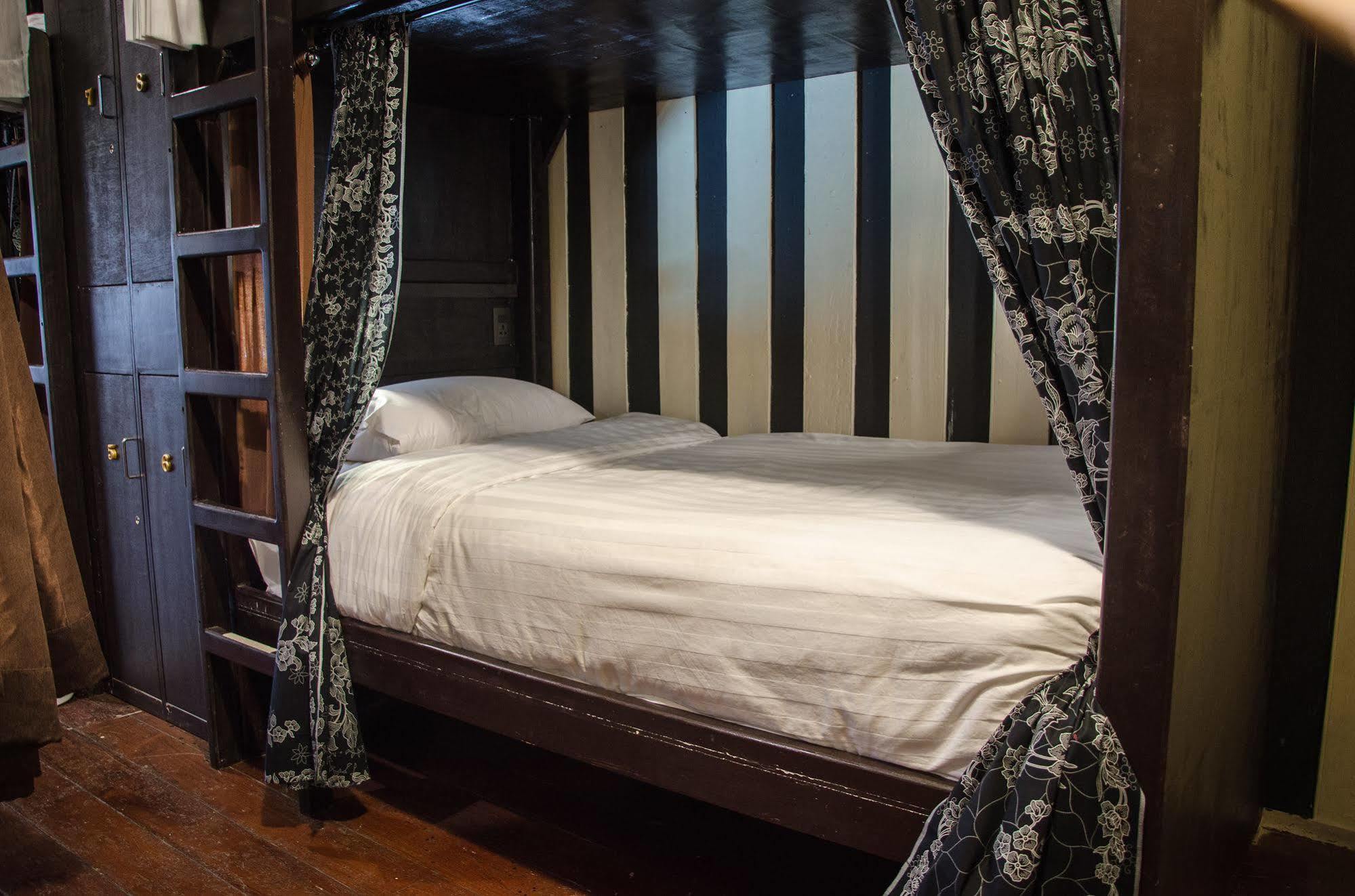 Bed And Butler Hostel Μπανγκόκ Εξωτερικό φωτογραφία